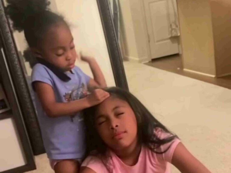 Look At Her Fingers Go 🤣🤣 Future Hair Stylist