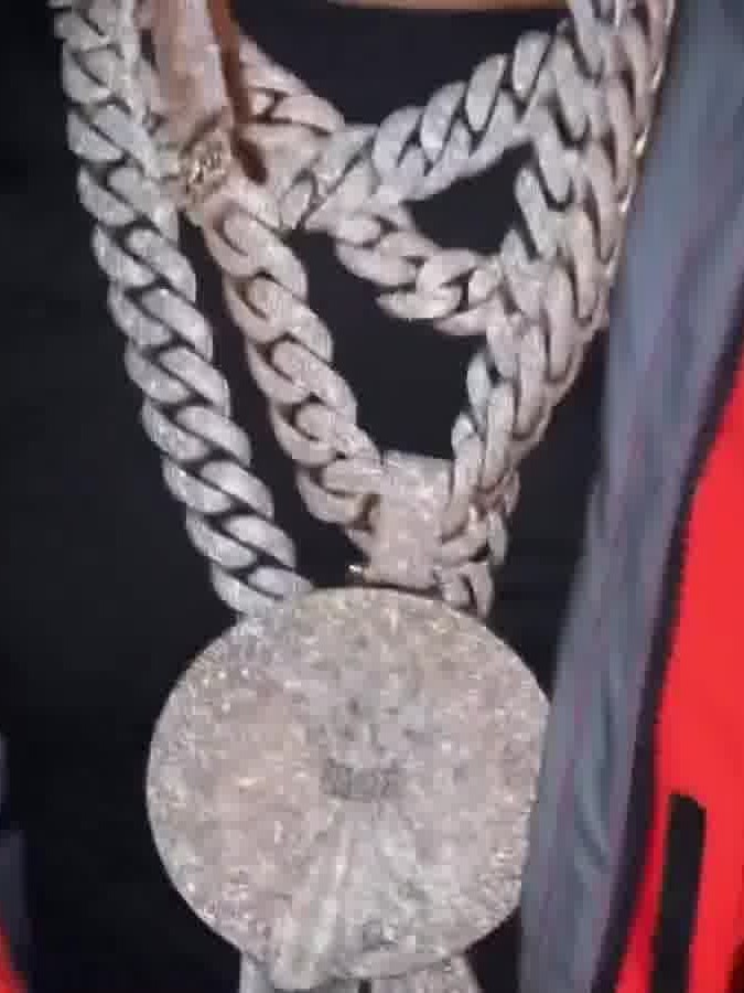 Roddy Ricch Showing Off His Jewelry Backstage