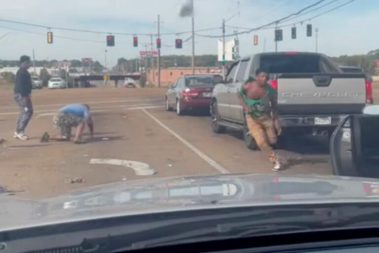 Confrontation between 💦 water vendor and 🚗 motorist leads to intense pursuit